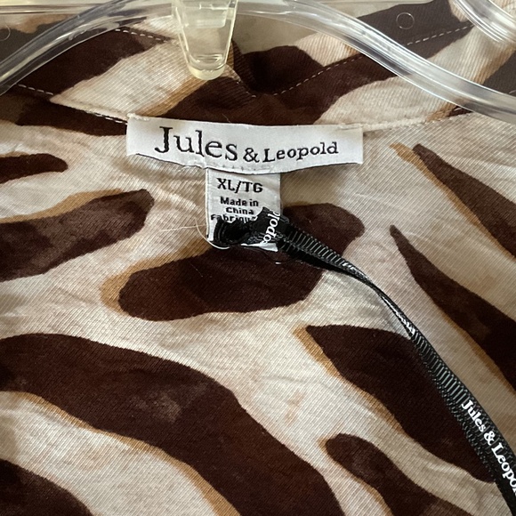 NEW WITH TAG Animal Print Collared Long sleeve woman shirt Size US XL - Picture 11 of 11